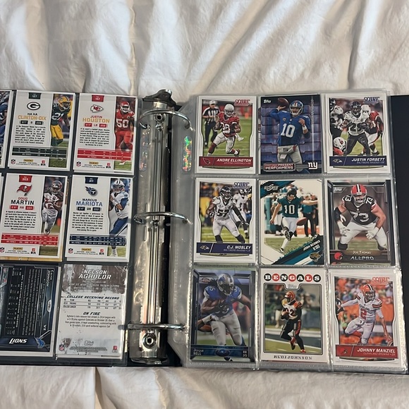 Binder full of football cards $210 or best offer - Picture 3 of 16